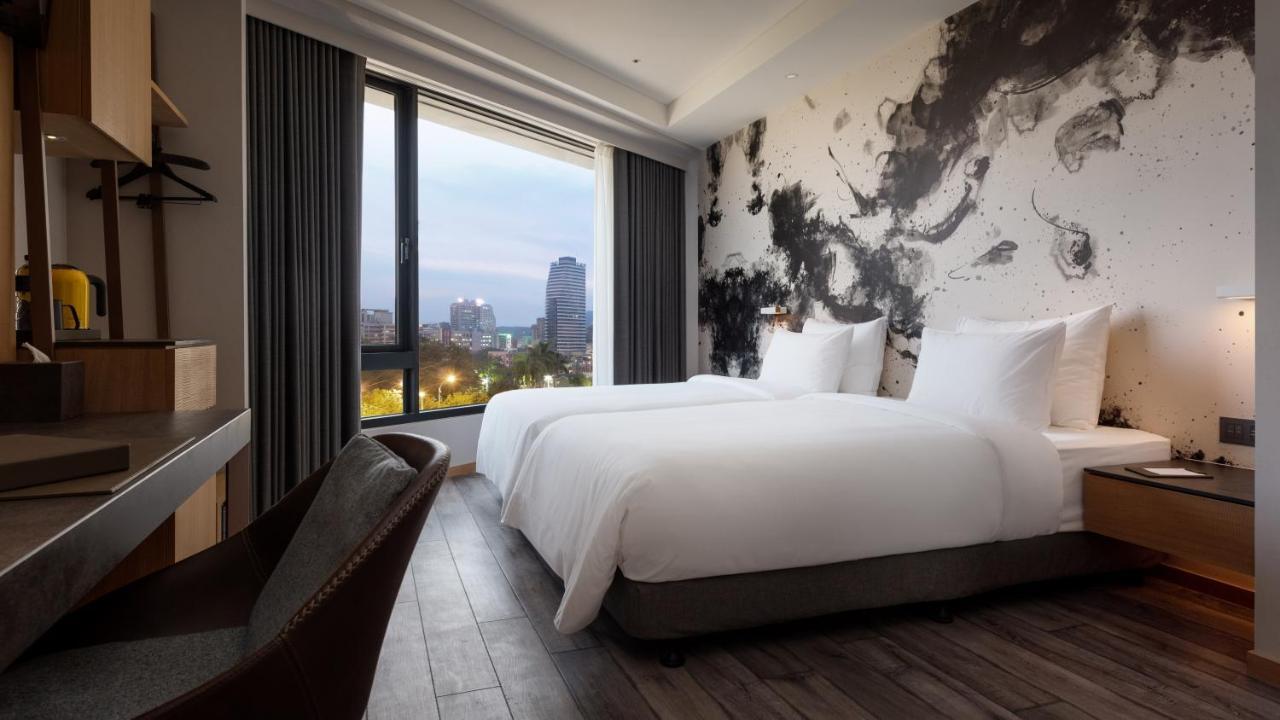 Brio Hotel Kaohsiung Exterior photo